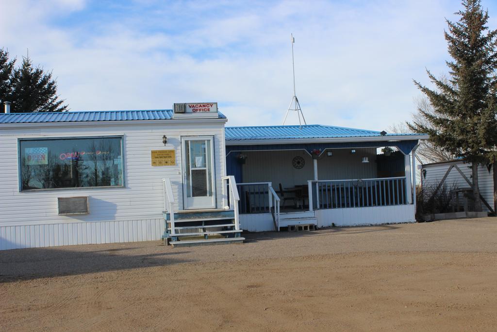 Raval Paradise Motel And Rv Park Youngstown Exterior photo